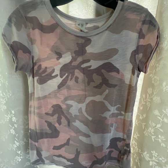 Free People-We The Free-pink camo short sleeve tee-XS-EUC! - Picture 1 of 4